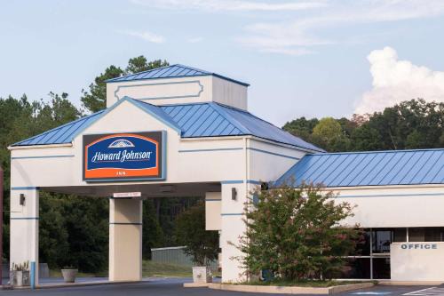Commerce Hotel | Howard Johnson by Wyndham Commerce GA
