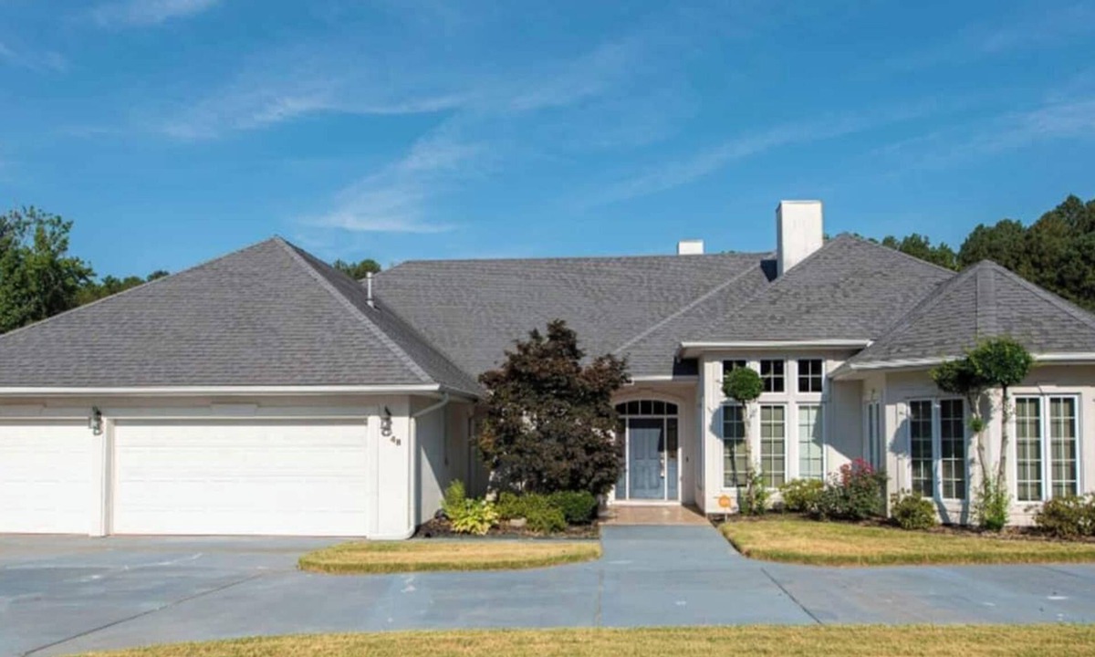 Little Rock House | Huge Lake Front Home w/EV Charger, Tennis, Basketball and more!