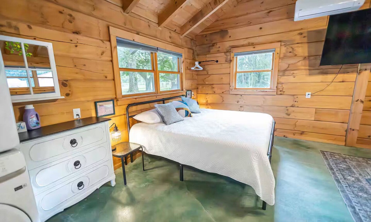 Checotah Cabin | Hunters Welcome @ Lake Eufuala + Pet Friendly