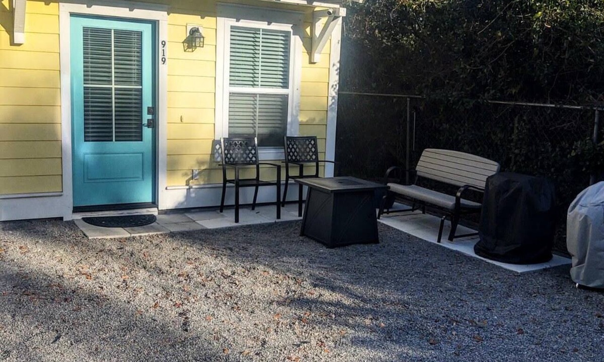Port Royal Apartment | Ideal Location for marine graduation or lowcountry getaway!