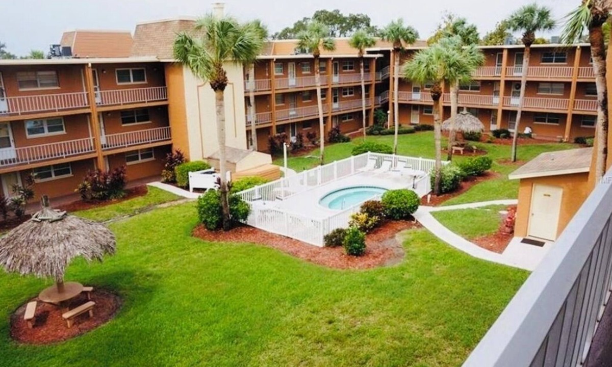 Anona House | Inter coastal condo less than two miles from Indian Rocks Beach!