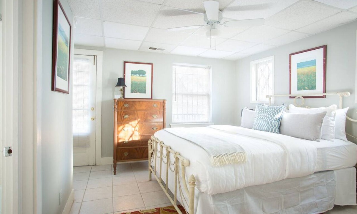 Historic Downtown Savannah Apartment | Intimate Getaway for Two, Steps from Forsyth Park by Lucky Savannah