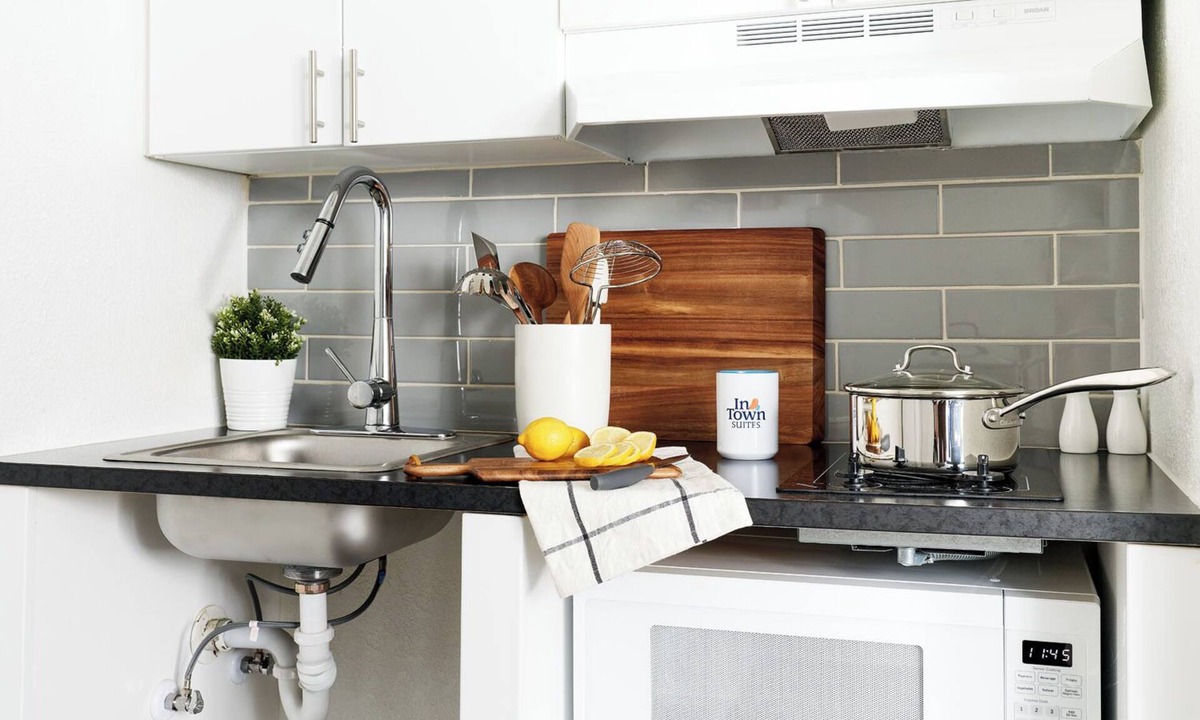Roswell Apartment | InTown Suites Extended Stay Atlanta GA - Roswell/Alpharetta