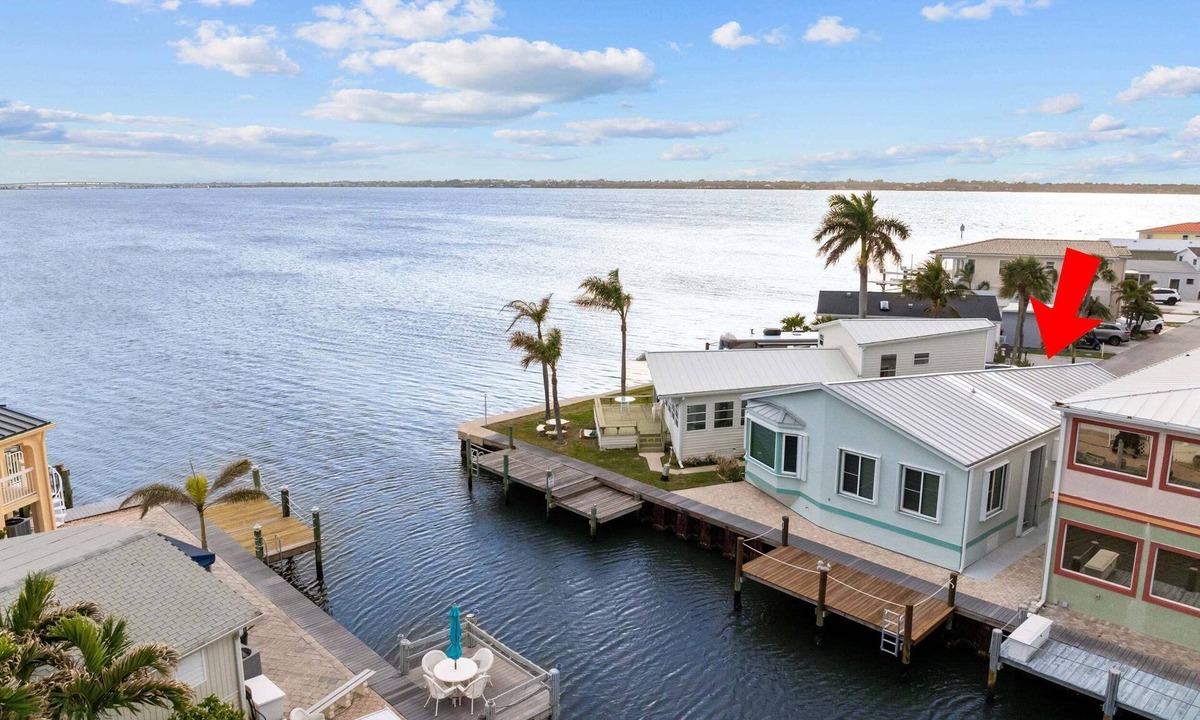 Nettles Island House | Intracoastal Canal Front paradise in this amazing 2 bed 2 bath Beach house