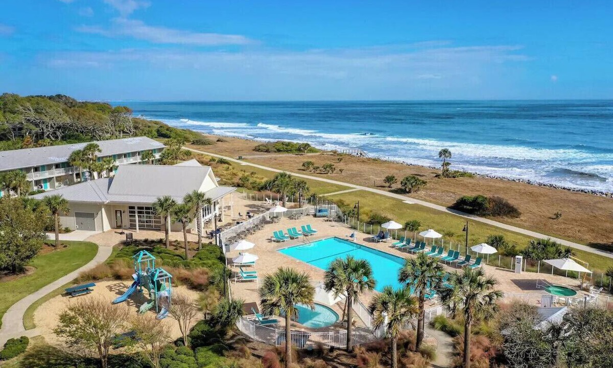 Jekyll Island Hotel | Jekyll Island 2Queen Studio Gym/Pool