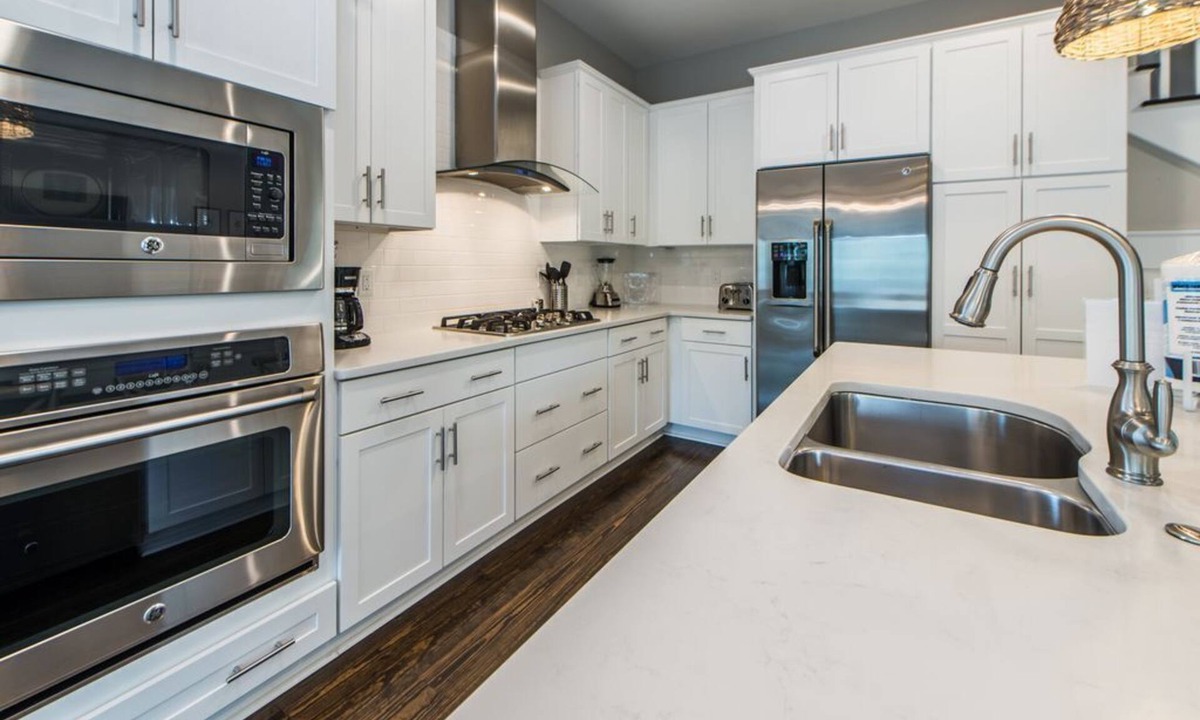 Watercolor House | July Discounts! 4BR Family Retreat -Bikes/Golf Cart/220v EV Outlet