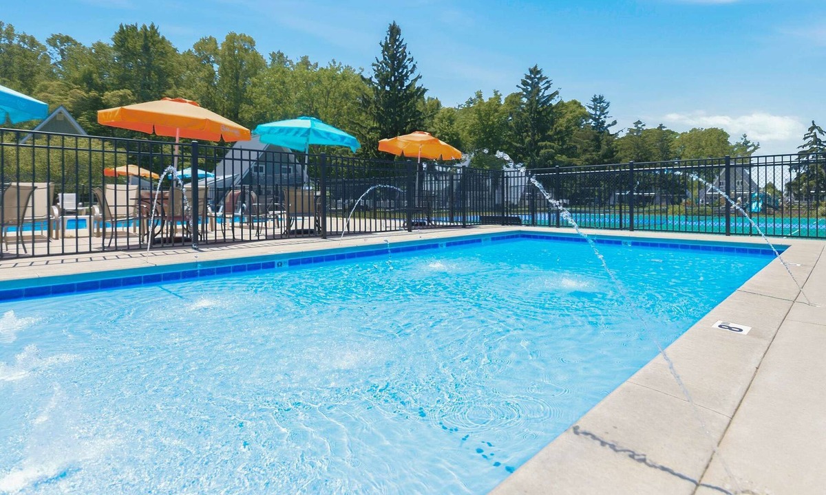 Stevensville Ski Chalet | Juniper Presents: Chalet #36 Lake View Chalet & Resort Amenities