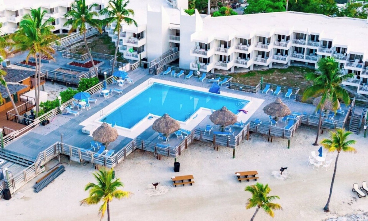 Lower Matecumbe Beach Condo | Keys Comfort: 1BR Condo with Den, Kitchen & Beach Access