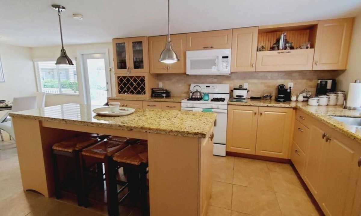 Sexton Cove Estates House | Keys Tropical Bungalow! delightful and spacious 3/2 makes a great getaway.