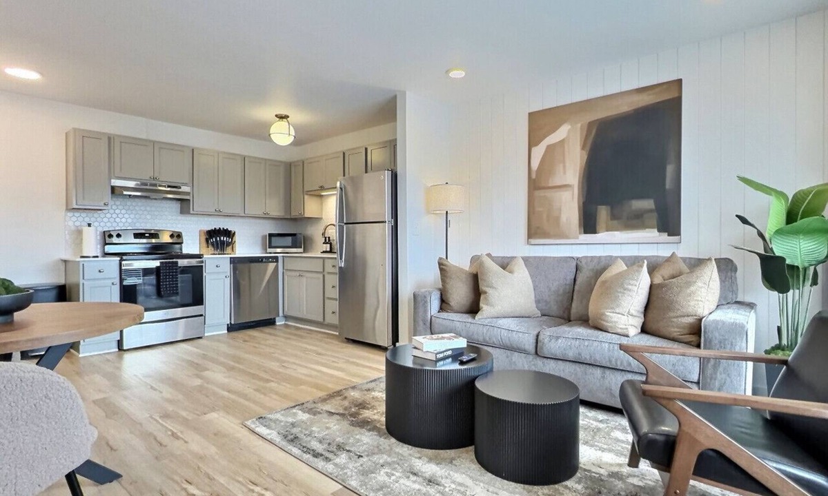 Crestline Heights Apartment | King Suite, Free Parking, Near Downtown Hotspots