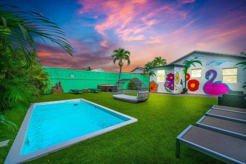 Allapattah House | La Casa Flora Private PoolHot tubSleeps 18