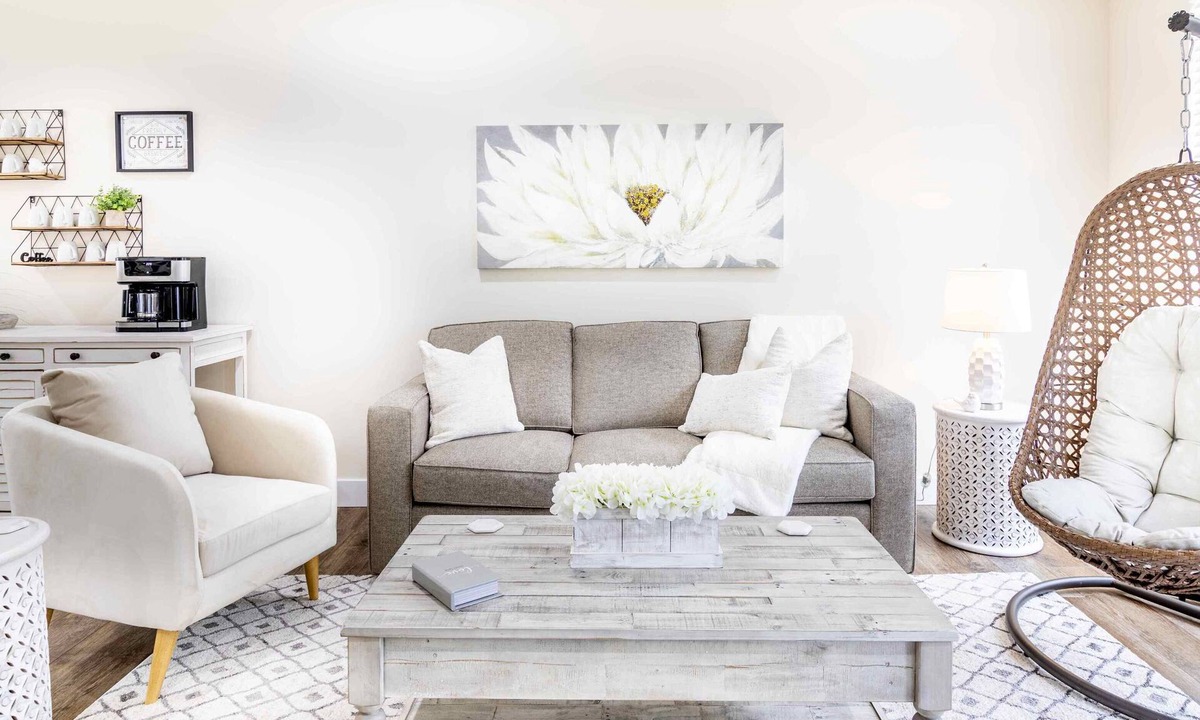 Dry Ridge House | La Fleur, Exquisite New Home Close To The Ark.