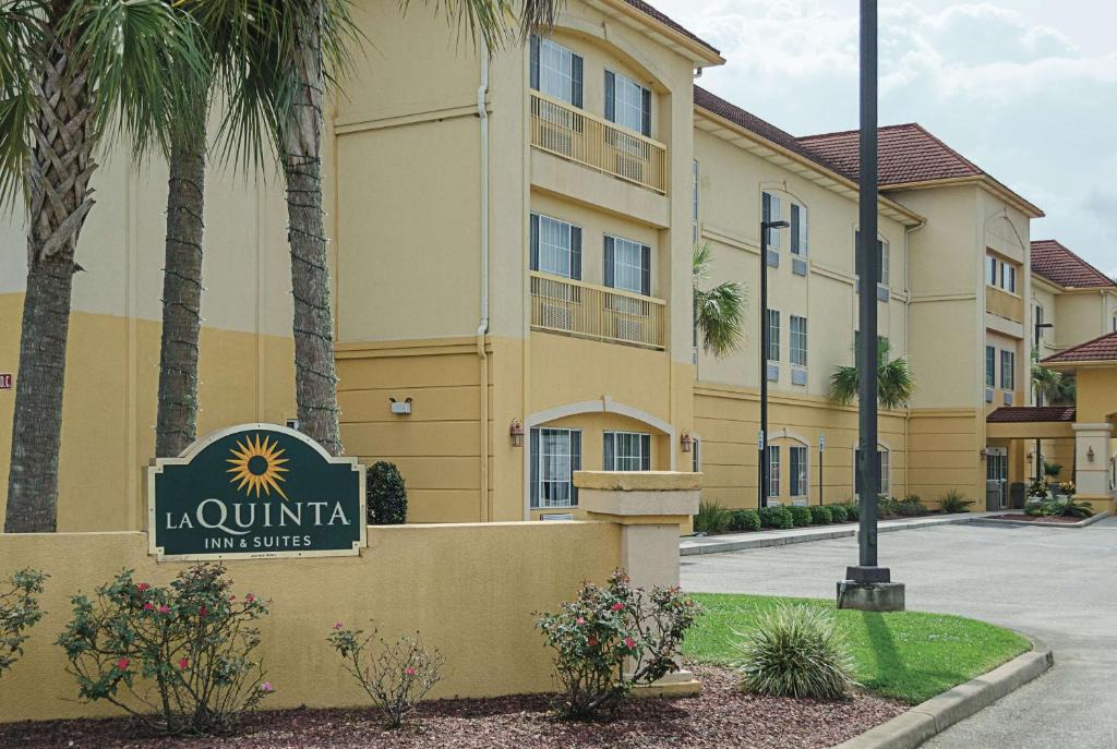 Satsuma Hotel | La Quinta by Wyndham Mobile Satsuma/Saraland