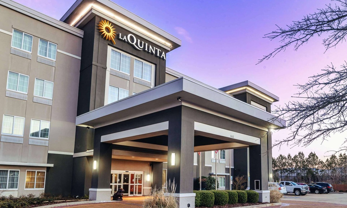 Starkville Hotel | La Quinta Inn & Suites by Wyndham Starkville at MSU
