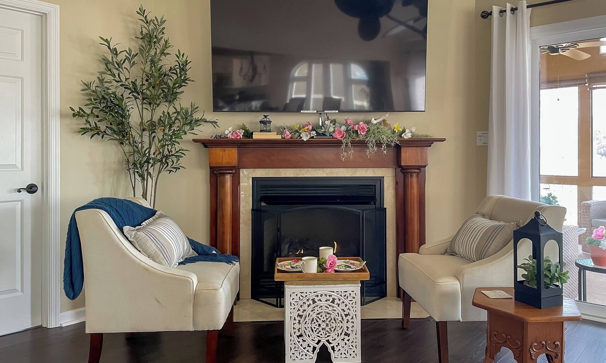 Hayesville House | Lake Chatuge Home: Boat Dock, Hot Tub & Perks!