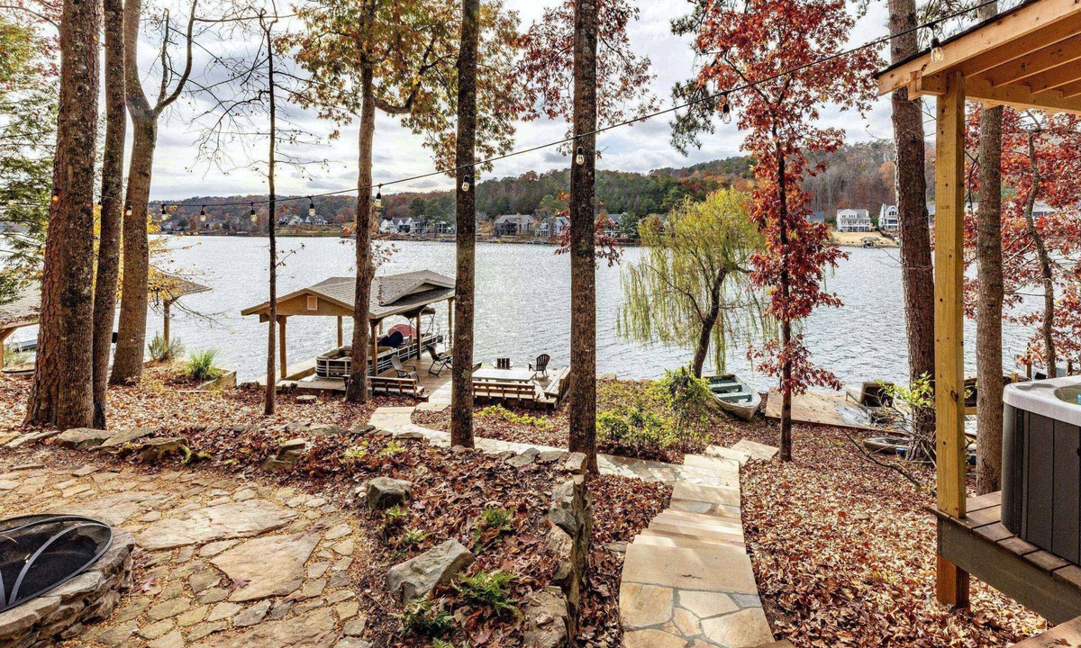 Waleska House | Lake Front Home w/Private Dock, Kayaks, Fire Pit & Hot Tub | Community Pool & Tennis