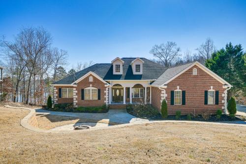 Fair Play House | Lake Hartwell Getaway w/Private Dock + Fire Pit!