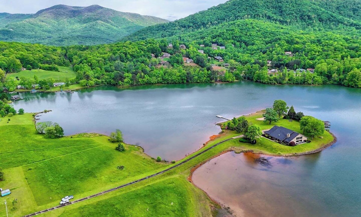 Hiawassee House | Lake Haven on Chatuge by Chatuge Home Concierge | Indoor Pool · Covered Boat Slip · Swim Dock · Hot Tub · Firepit · Sand Volleyball · Kayaks