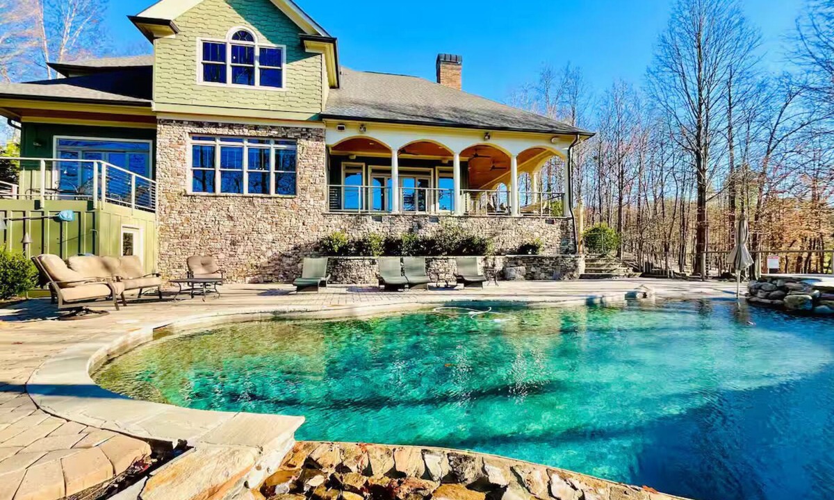 Gainesville House | Lake Lanier Paradise ~ Pool ~ Jacuzzi ~ Boat slip