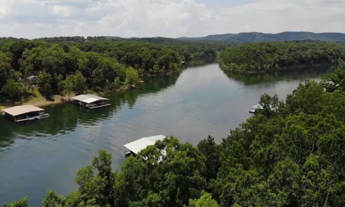 Shell Knob House | Lake Views, Fireplace & Two Decks