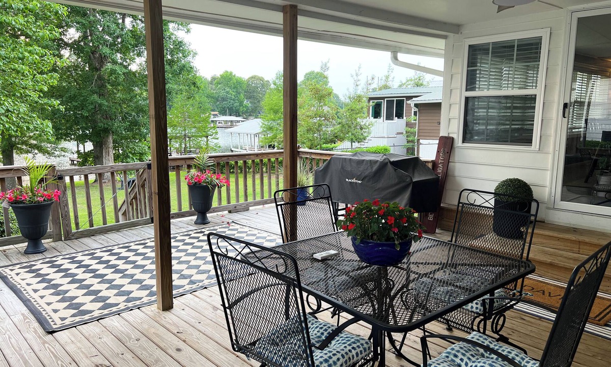 Warwick House | Lakefront Escape on Lake Blackshear - Private Dock & Stunning Views