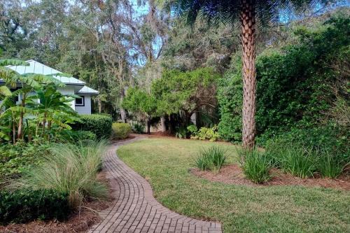 Saint Simons Island House | Lakefront home with private pool & outdoor space for entertaining