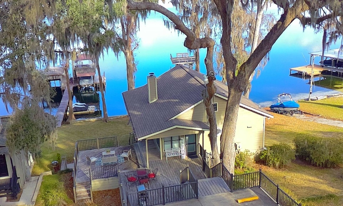 Madison Cottage | Lakefront Retreat: 3 bedroom Home on Cherry Lake in Charming Madison
