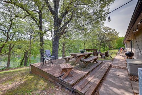 Shell Knob House | Lakefront Shell Knob Condo w/Deck & Grill!