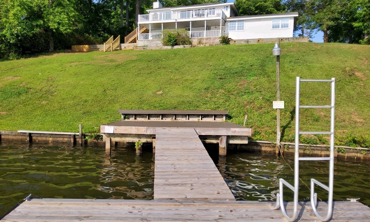 Covington House | Lakeside retreat