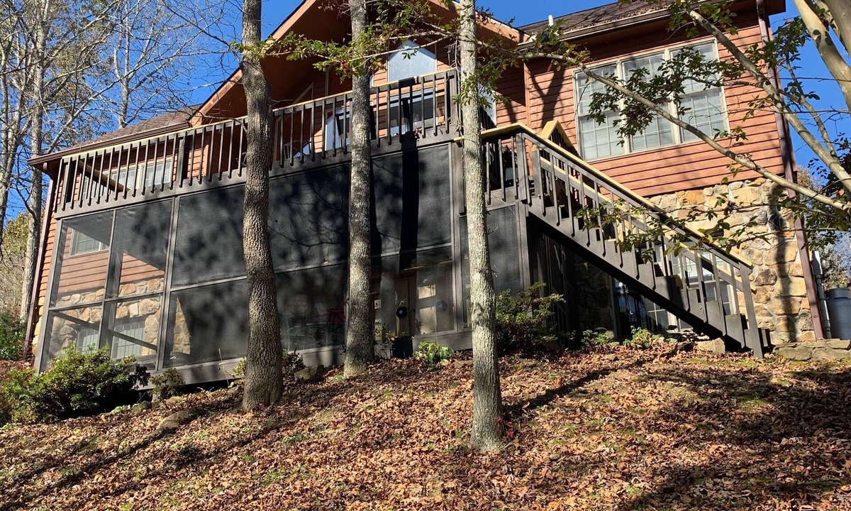 Sloans Valley Cabin | Lakin’ It Easy at Lake Cumberland Resort Burnside KY 4 KING BEDS & 4 FULL BATHS