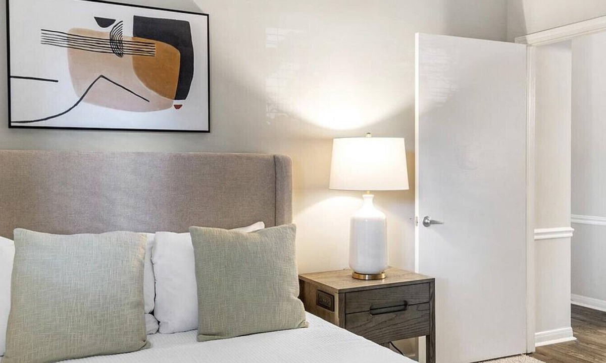Crestline Heights Apartment | Landing at Village At Caldwell Mill - 3 Bedrooms in Overton