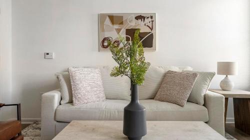 Sand Ridge Apartment | Landing Chic 1BD Gym Clubhouse