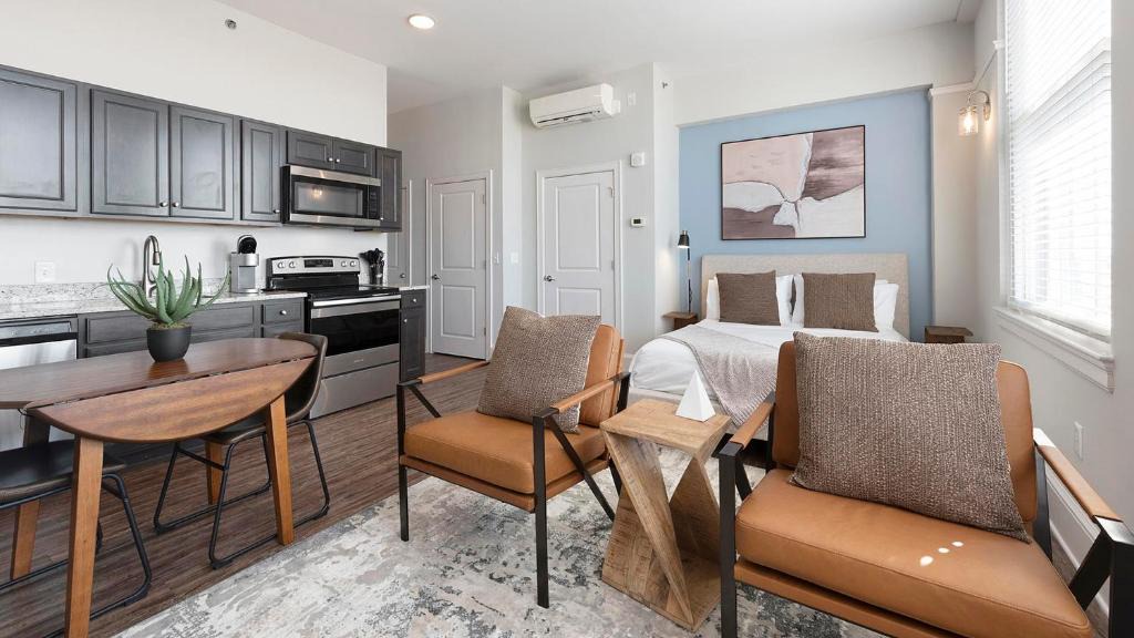 Spartanburg Apartment | Landing Chic Studio Gym