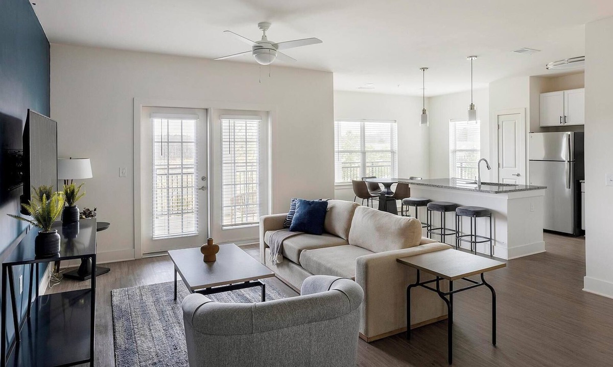 Athens Apartment | Landing | Incredible 3BD, Gym, Yoga Studio