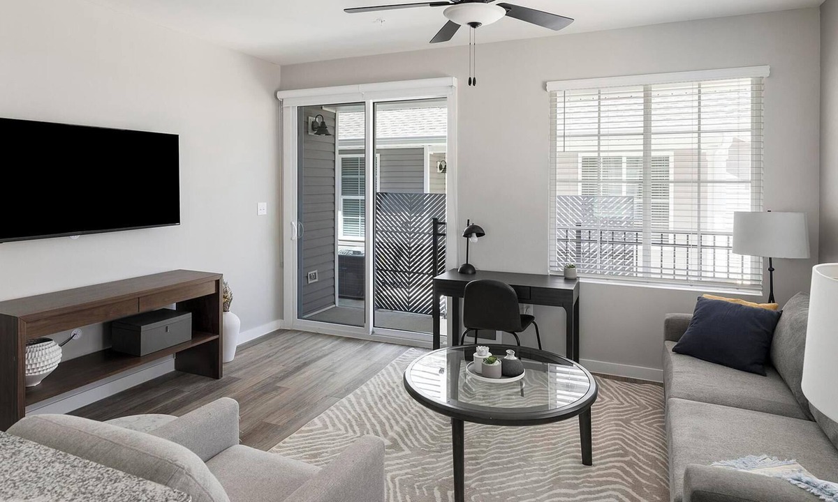 Madison Apartment | Landing | Modern 2BD, Courtyard, Clubhouse