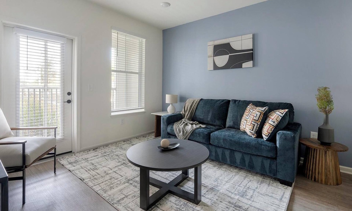 Ono Island Apartment | Landing | Stunning 1BD, Pool, Gym