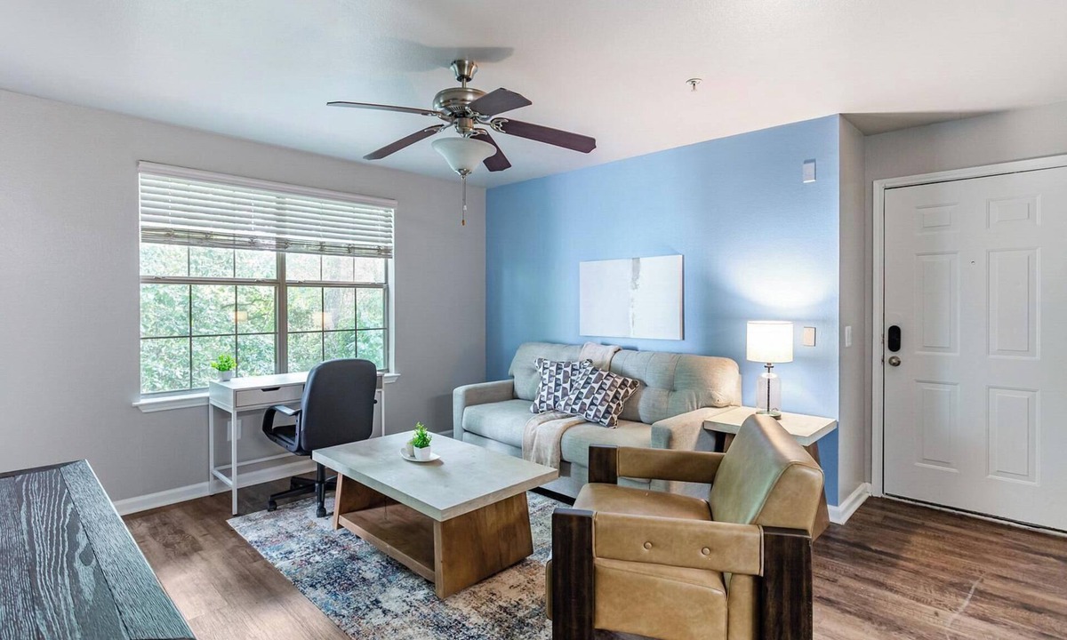 Tallahassee Apartment | Landing | Stunning 2BD, Gym, Clubhouse
