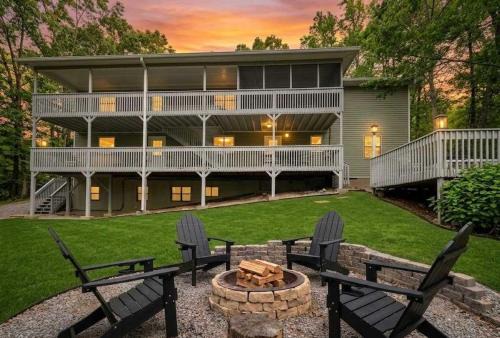 Flintstone House | Large Hillside Retreat with Pool and Hot Tub