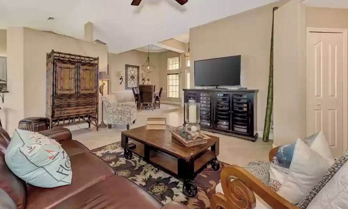 North Port House | Large home with private heated pool, mins from golf, beaches, and restaurants.