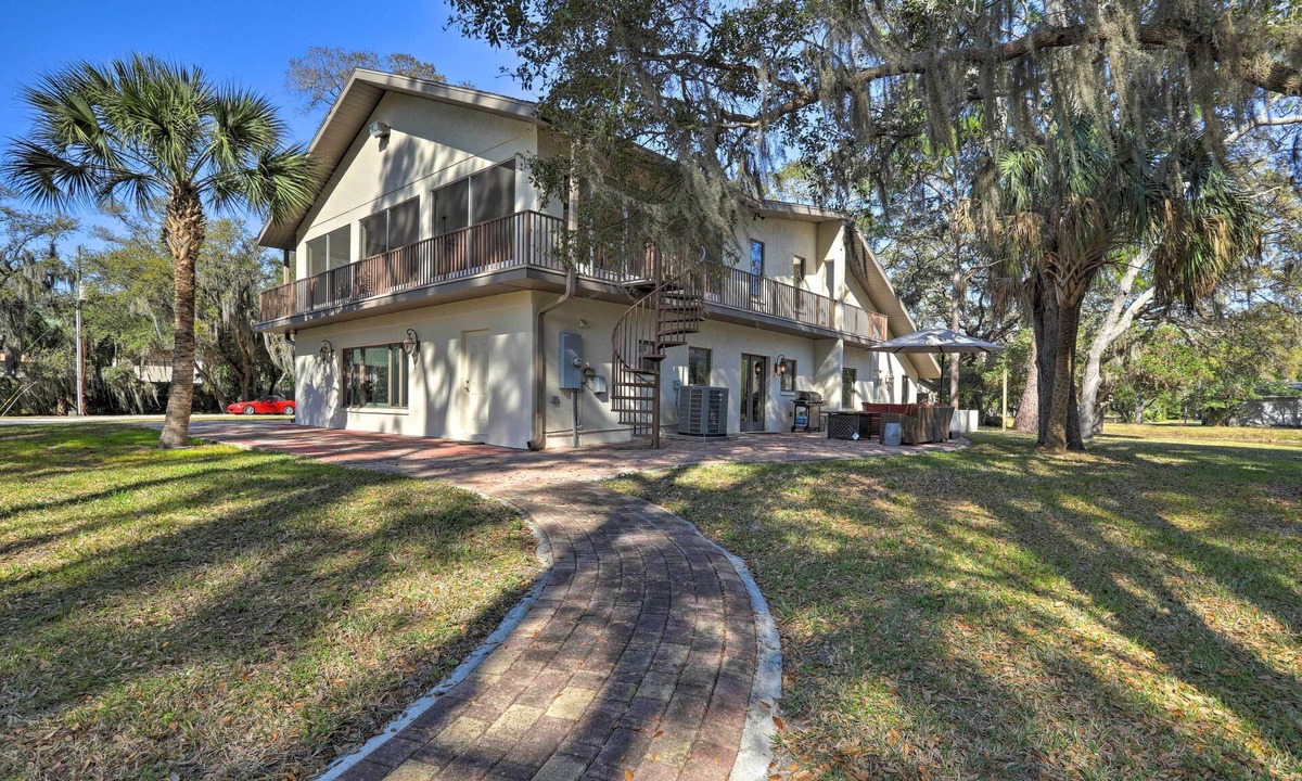 Seminole House | Largo Home + Outdoor Oasis: ‘The Peacock Farm’