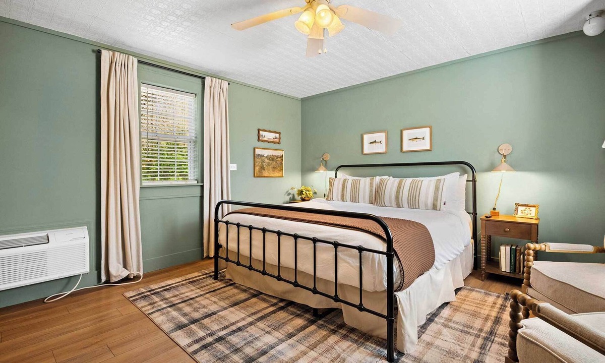 Lookout Mountain Bed & Breakfast | Laurel Falls Suite on Lookout Mountain