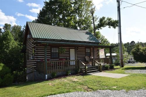 Woodbine Ski Chalet | Laurel Lake Cabins