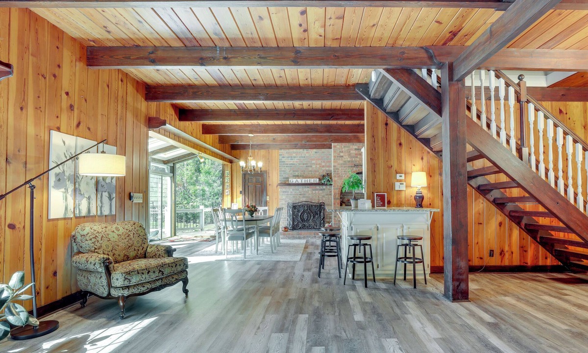 Lawrenceville Cottage | Lawrenceville Gem w/Boat Dock on Private Lake!