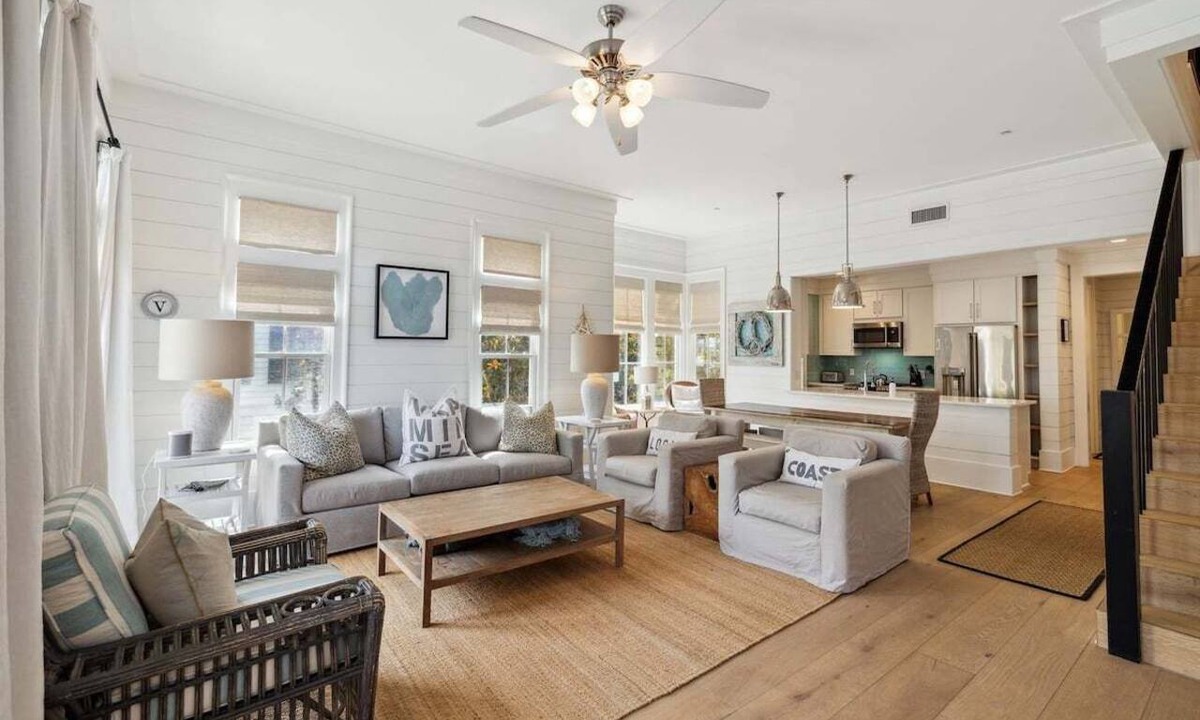 Beach District Condo | LOCATION, LOCATION, LOCATION! STEPS to WATERCOLOR Beach Club! Walk to Seaside, Restaurants, Beach!