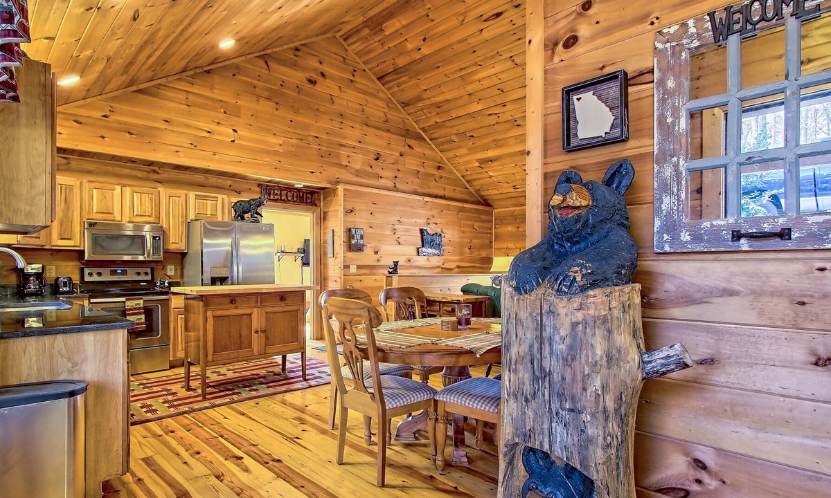 Ellijay Cabin | Lovely cabin for family fun in desirable Coosawattee River Resort - dog-friendly