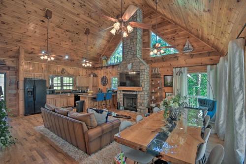 Fair Play House | Lovely Lake Hartwell Retreat: Dock, Deck & Grill!