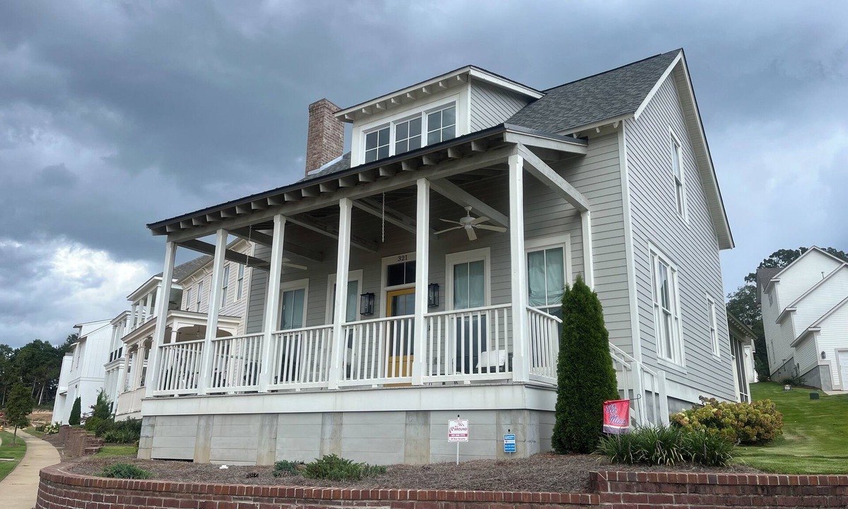 Oxford House | Lovely spacious home in the Lamar neighborhood!