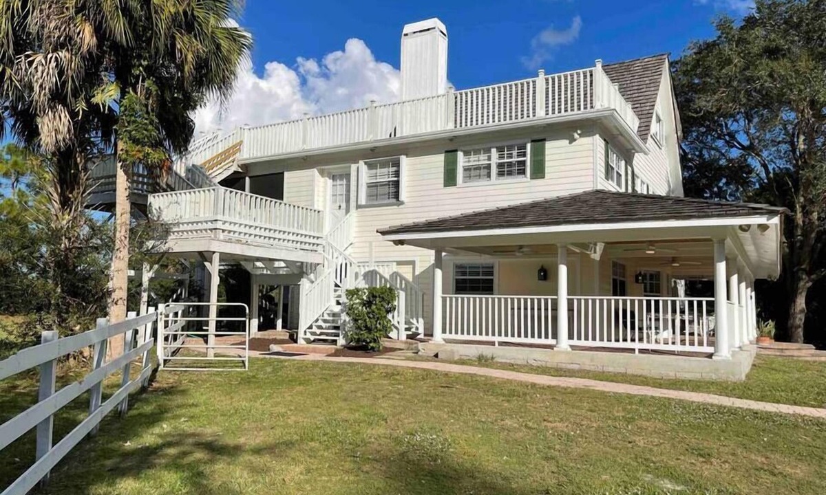 Palm Beach Country Estates House | Lush 2Acre HotTub Beach Parks Trails Bikes Stadium