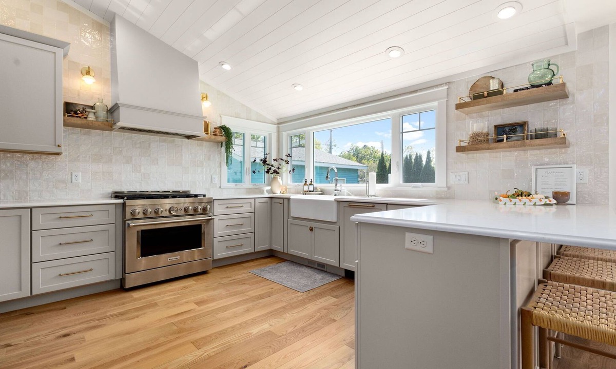 Bass Lake House | Luxe Lakefront Home with Hot Tub