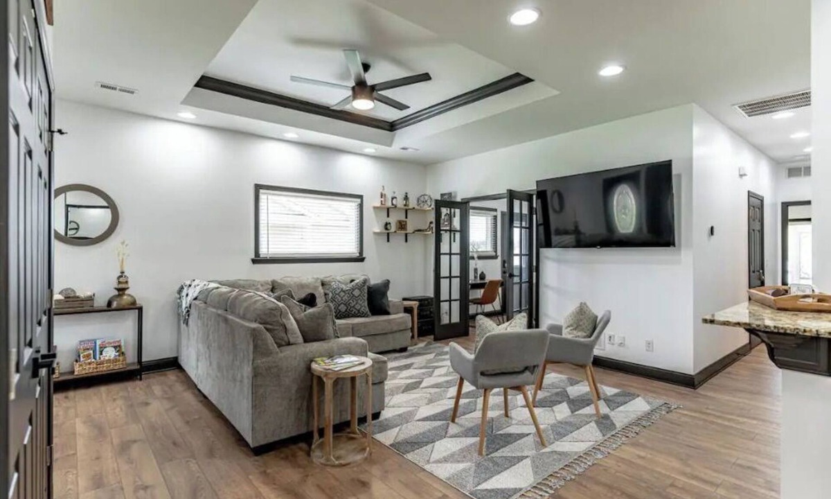Elizabethtown House | ✸ Luxurious, Modern 3 BR only 1.8mi from Etown Sports Park ✸